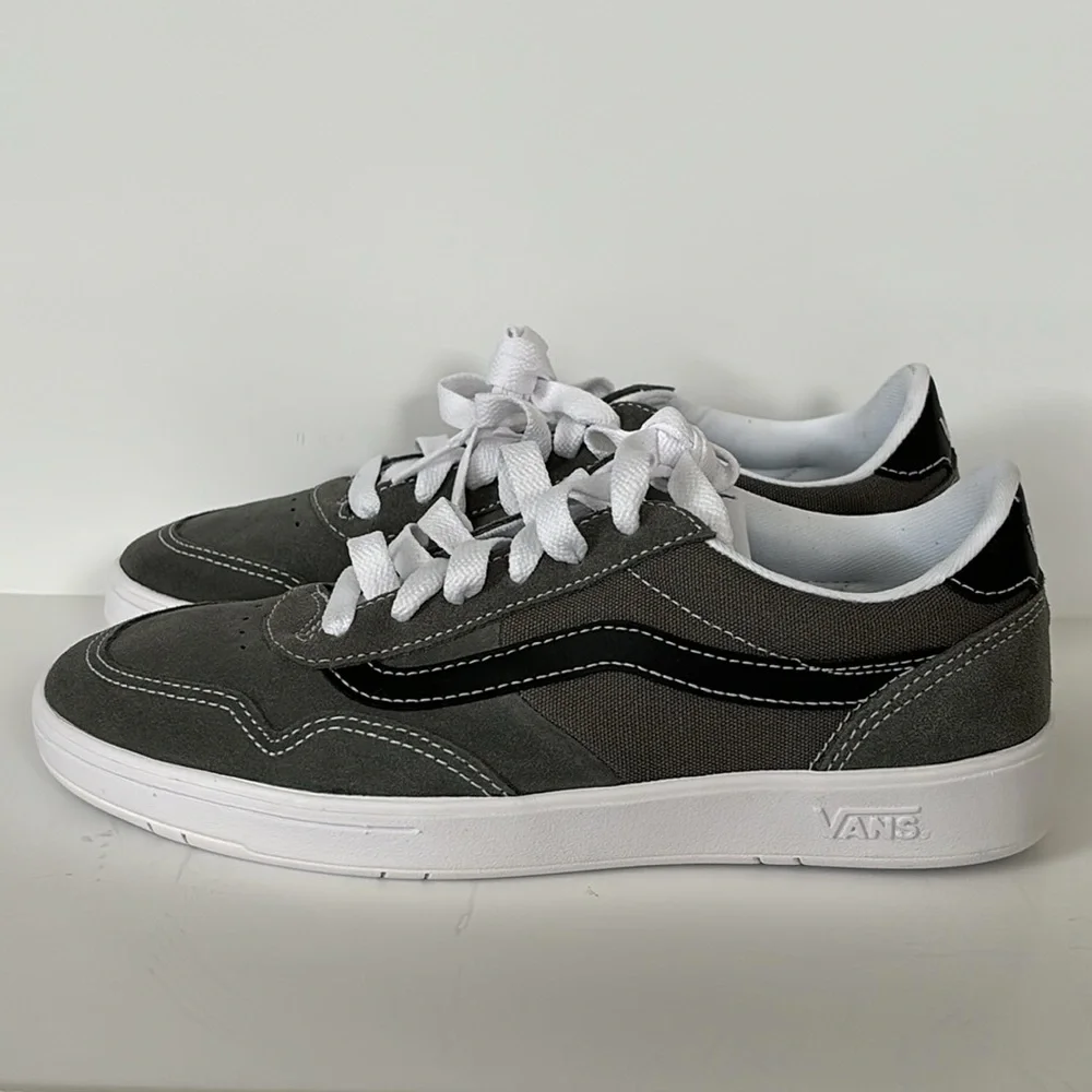 Vans Unisex Cruze Too Comfycush Trainers Gray and Black